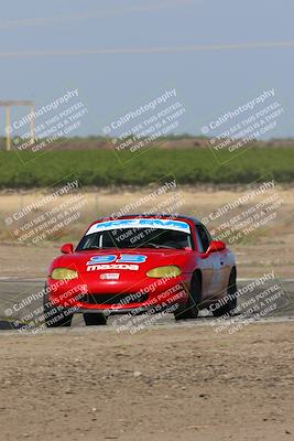 media/Apr-30-2022-CalClub SCCA (Sat) [[98b58ad398]]/Group 5/Race (Outside Grapevine)/